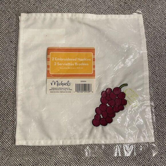🆕 2 Embroidered Napkins - Grapes - Picture 1 of 2